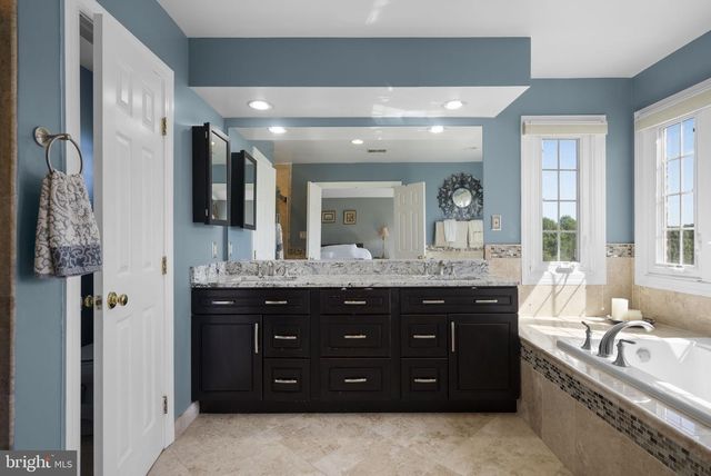 805 LINDSEY MANOR LN, Silver Spring, MD 20905