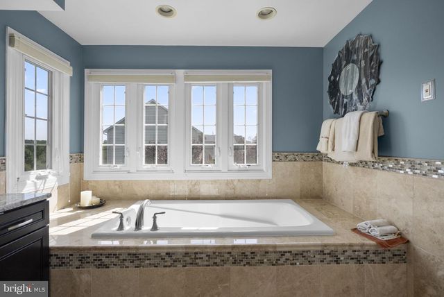 805 LINDSEY MANOR LN, Silver Spring, MD 20905