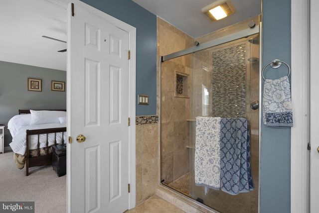 805 LINDSEY MANOR LN, Silver Spring, MD 20905