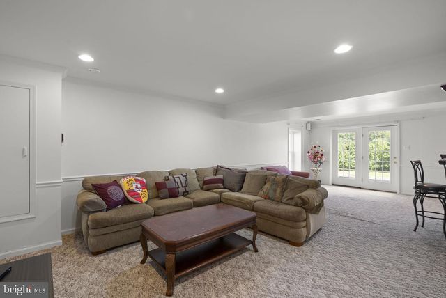 805 LINDSEY MANOR LN, Silver Spring, MD 20905
