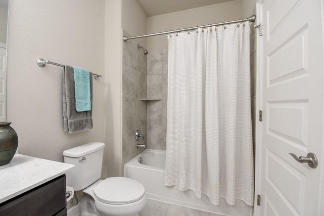 2106 Old Town Drive, Missouri City, TX 77459