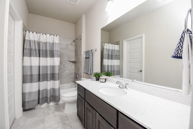 2106 Old Town Drive, Missouri City, TX 77459