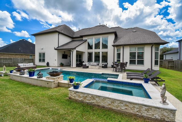 2106 Old Town Drive, Missouri City, TX 77459