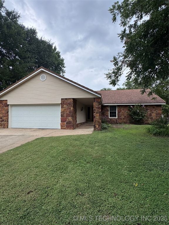 2710 E Louisville Street, Broken Arrow, OK 74014