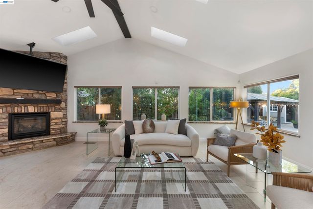 111 Silver Cloud Place, Danville, CA 94526