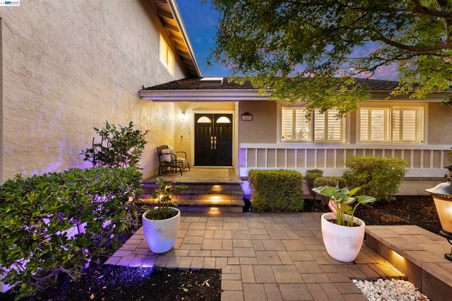 111 Silver Cloud Place, Danville, CA 94526