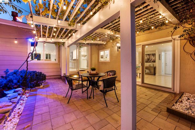 111 Silver Cloud Place, Danville, CA 94526