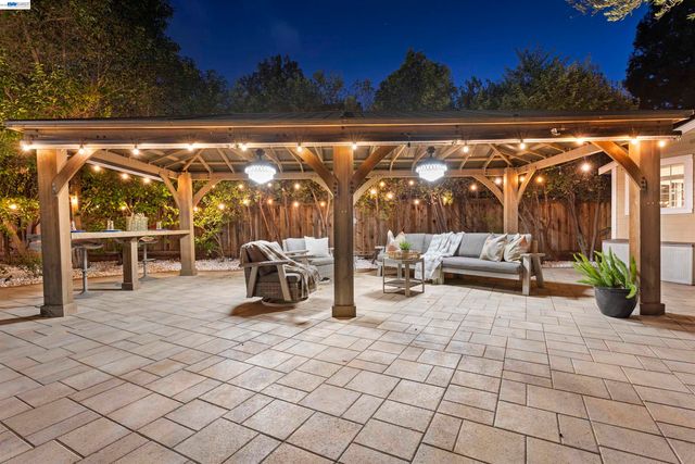 111 Silver Cloud Place, Danville, CA 94526