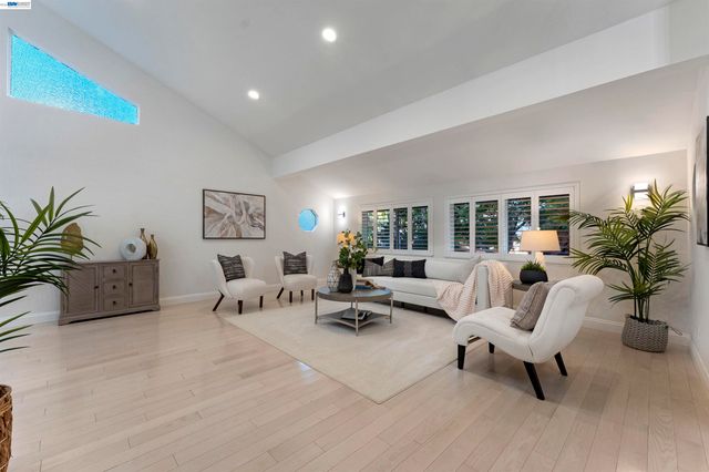 111 Silver Cloud Place, Danville, CA 94526