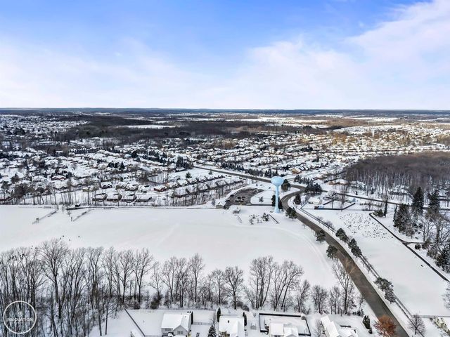 52631 Huntley Avenue, New Baltimore, MI 48047