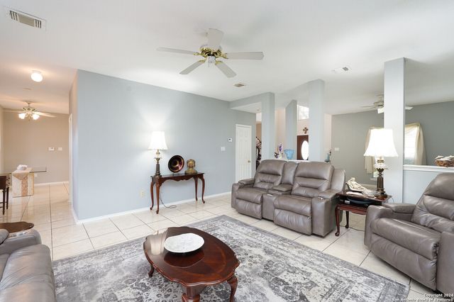 1202 Scenic Knls, San Antonio, TX 78258