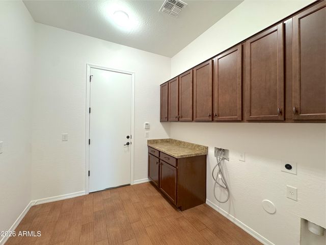 2557 E ORLEANS Drive, Gilbert, AZ 85298