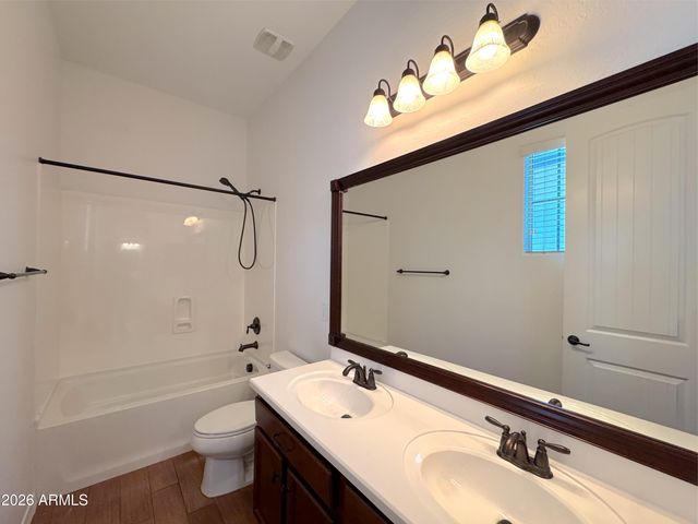 2557 E ORLEANS Drive, Gilbert, AZ 85298