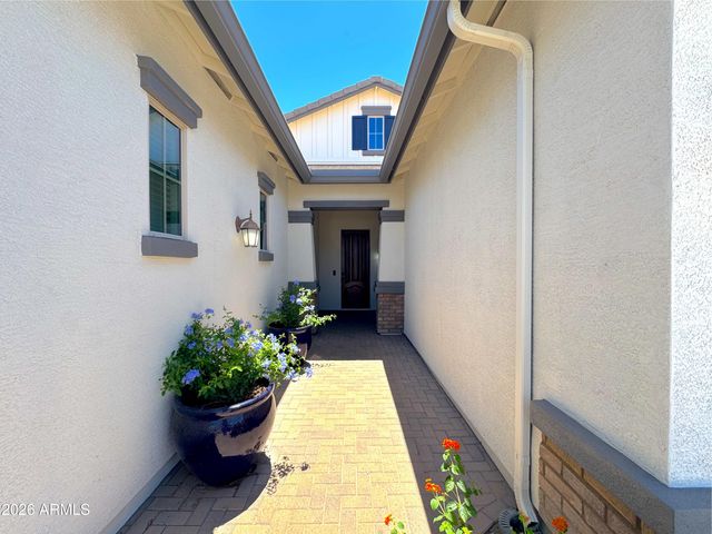 2557 E ORLEANS Drive, Gilbert, AZ 85298