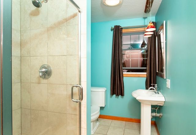 41 Chershire Ave, Acushnet, MA 02743