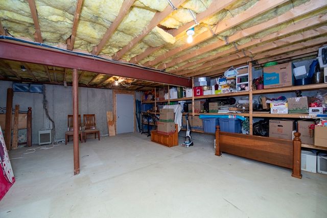 41 Chershire Ave, Acushnet, MA 02743