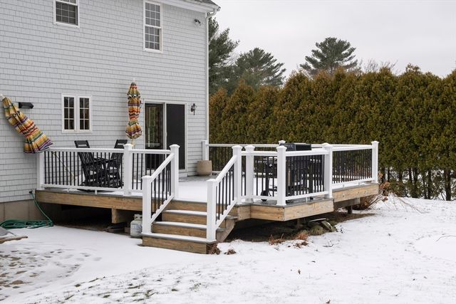 41 Chershire Ave, Acushnet, MA 02743