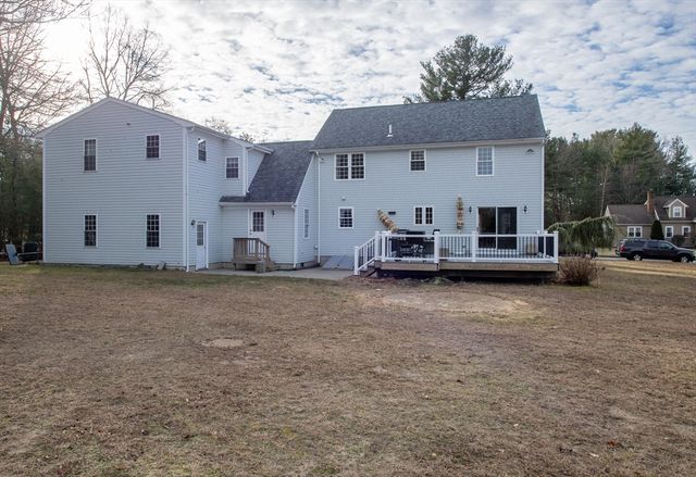 41 Chershire Ave, Acushnet, MA 02743