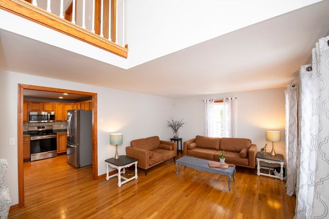 41 Chershire Ave, Acushnet, MA 02743