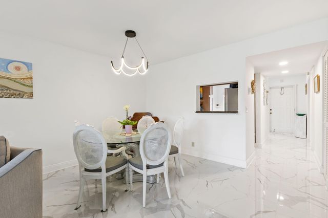 10110 Cedar Point Boulevard 102, Boynton Beach, FL 33437