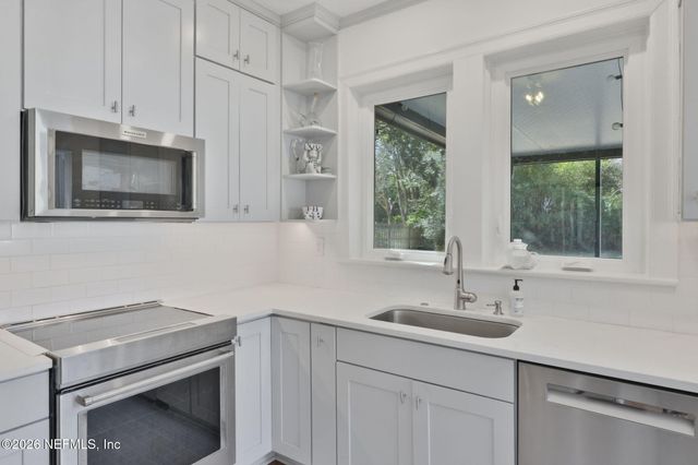 1152 MAPLETON Road, Jacksonville, FL 32207