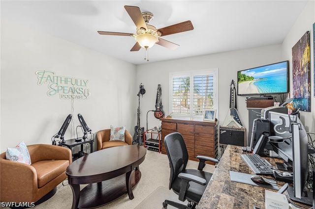 2425 Laurentina LN, Cape Coral, FL 33909