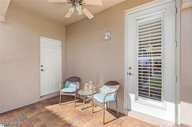 2425 Laurentina LN, Cape Coral, FL 33909