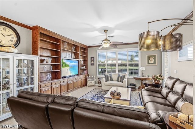 2425 Laurentina LN, Cape Coral, FL 33909