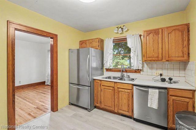 419 John M Avenue, Clawson, MI 48017