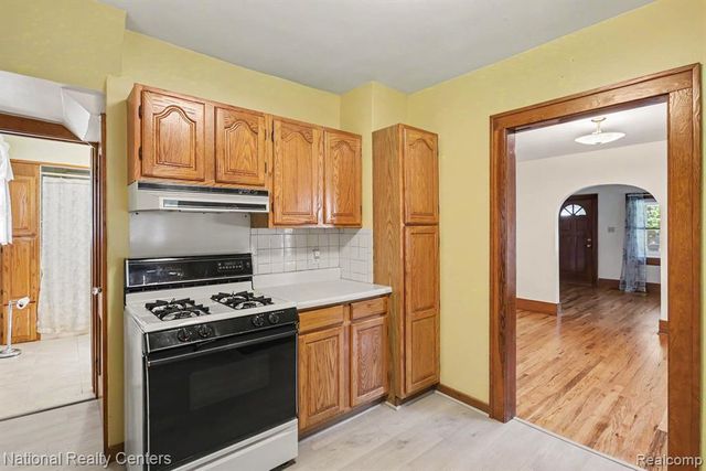 419 John M Avenue, Clawson, MI 48017