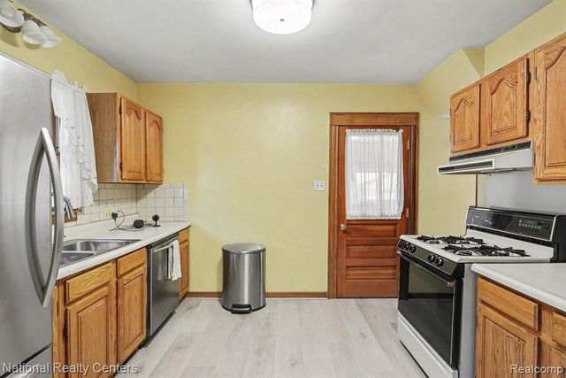 419 John M Avenue, Clawson, MI 48017