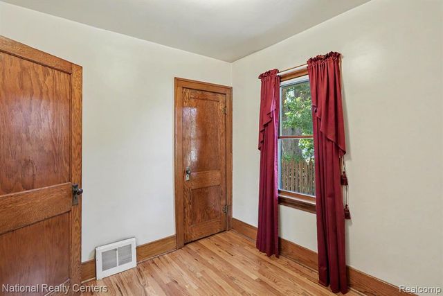 419 John M Avenue, Clawson, MI 48017