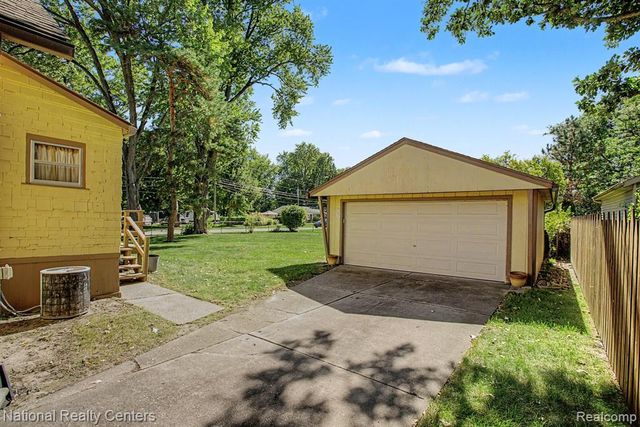 419 John M Avenue, Clawson, MI 48017