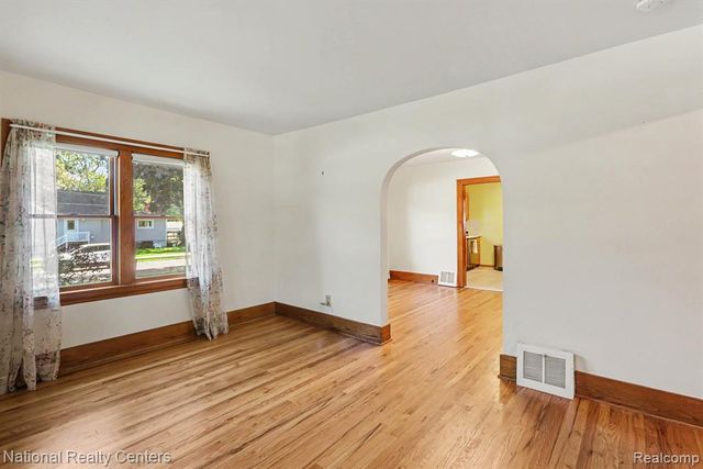 419 John M Avenue, Clawson, MI 48017