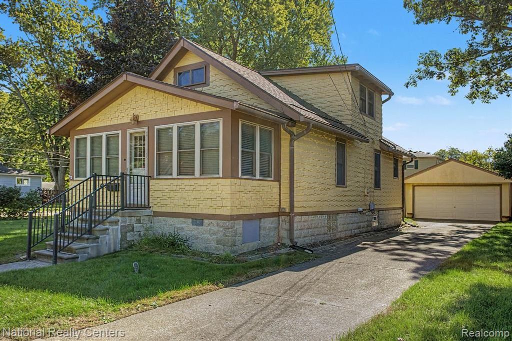 419 John M Avenue, Clawson, MI 48017