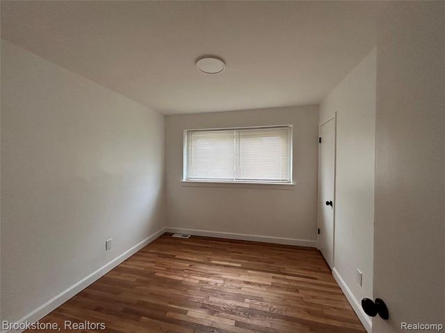 26707 Penn Street, Inkster, MI 48141