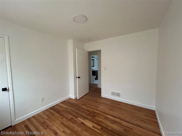 26707 Penn Street, Inkster, MI 48141