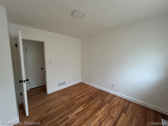 26707 Penn Street, Inkster, MI 48141