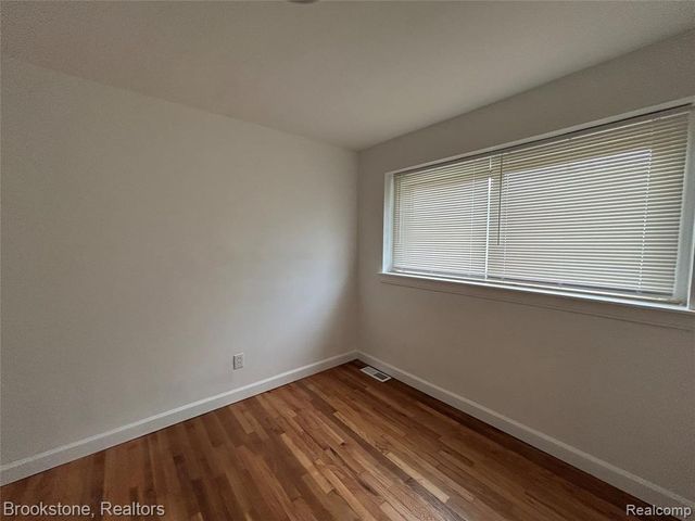 26707 Penn Street, Inkster, MI 48141