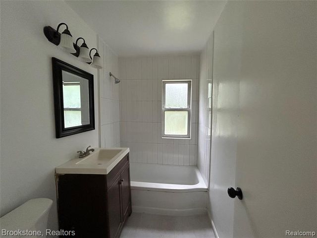 26707 Penn Street, Inkster, MI 48141