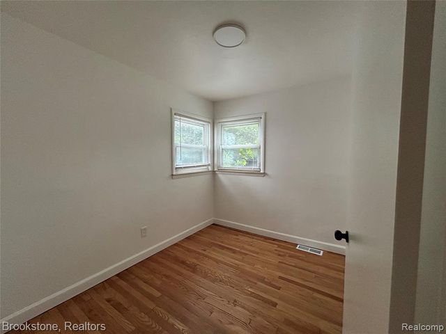 26707 Penn Street, Inkster, MI 48141