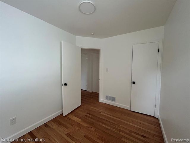 26707 Penn Street, Inkster, MI 48141