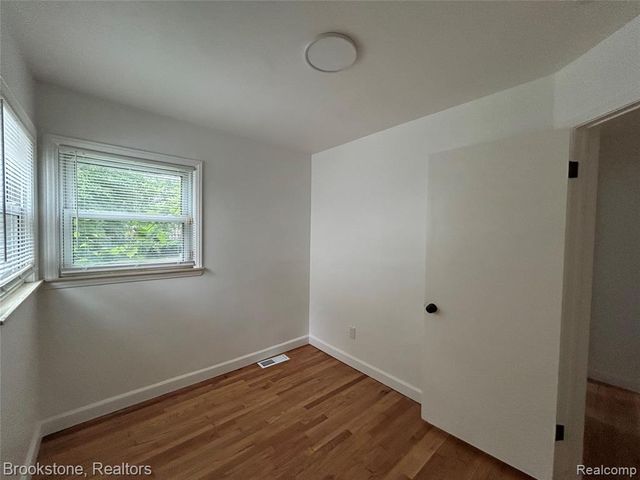 26707 Penn Street, Inkster, MI 48141