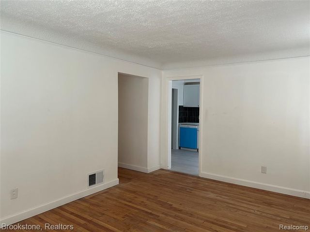 26707 Penn Street, Inkster, MI 48141