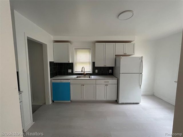26707 Penn Street, Inkster, MI 48141