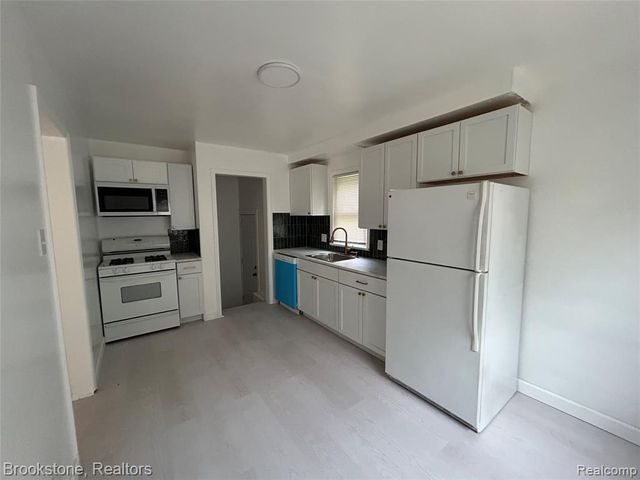 26707 Penn Street, Inkster, MI 48141