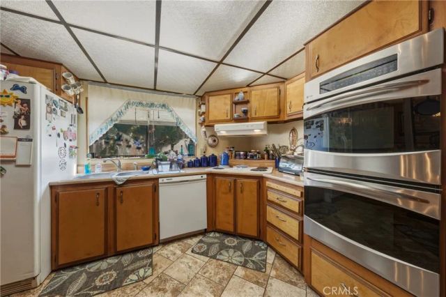 7035 Floyd Way, Nice, CA 95464
