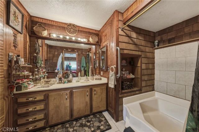 7035 Floyd Way, Nice, CA 95464