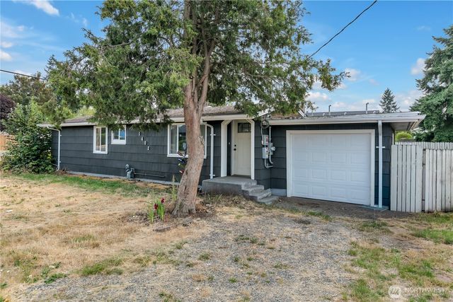 1402 Violet Meadow Street S, Tacoma, WA 98444