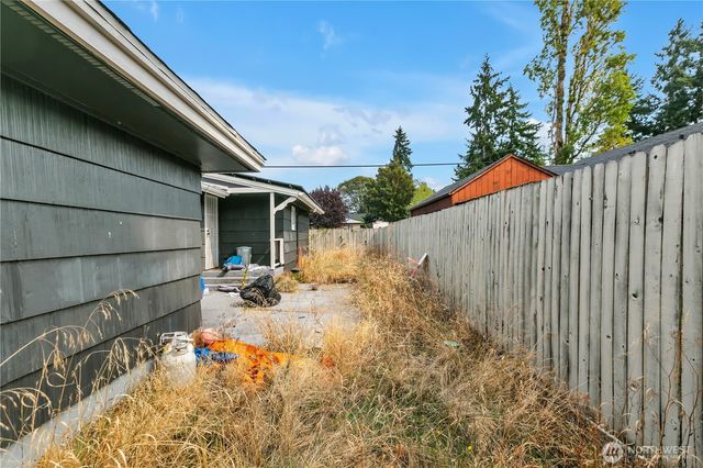1402 Violet Meadow Street S, Tacoma, WA 98444
